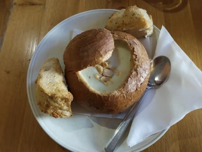 Fotka jedla Hustá polievka v chlebe