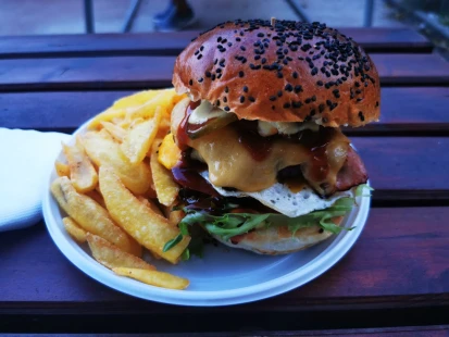 Fotografia jedla Hranolčeky a burger