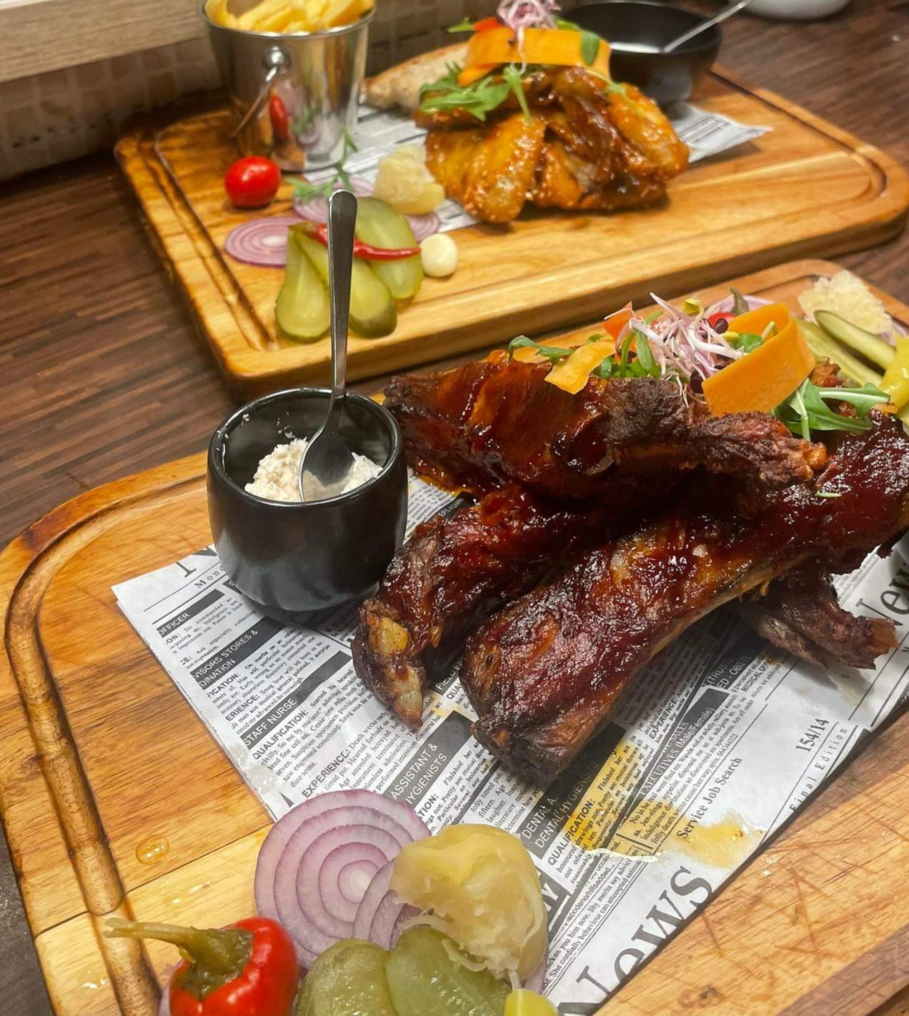 Pečené bravčové rebrá s domácou BBQ omáčkou