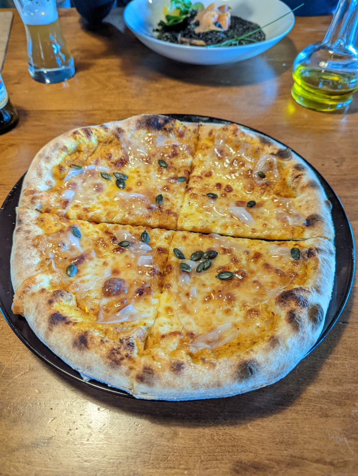 Pizza s tekvicovým základom