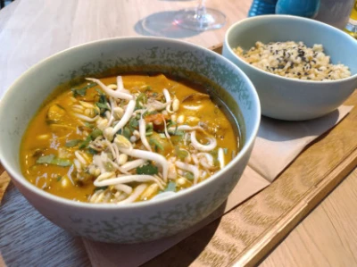 Fotka jedla Zeleninové (curry stew) s bulgurom + krevety