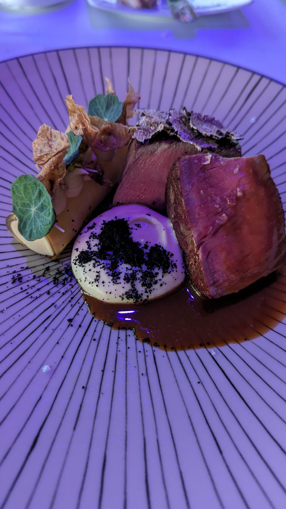 Hovädzi filet, zeler, hluzovka