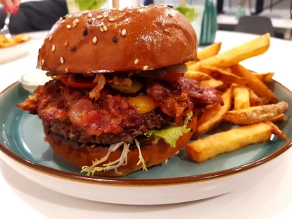 Fotografia jedla Hamburger a hanolčeky