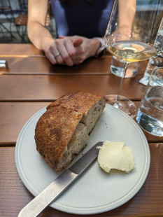 Fotka jedla Chlieb s maslom zo zrejuceho syra