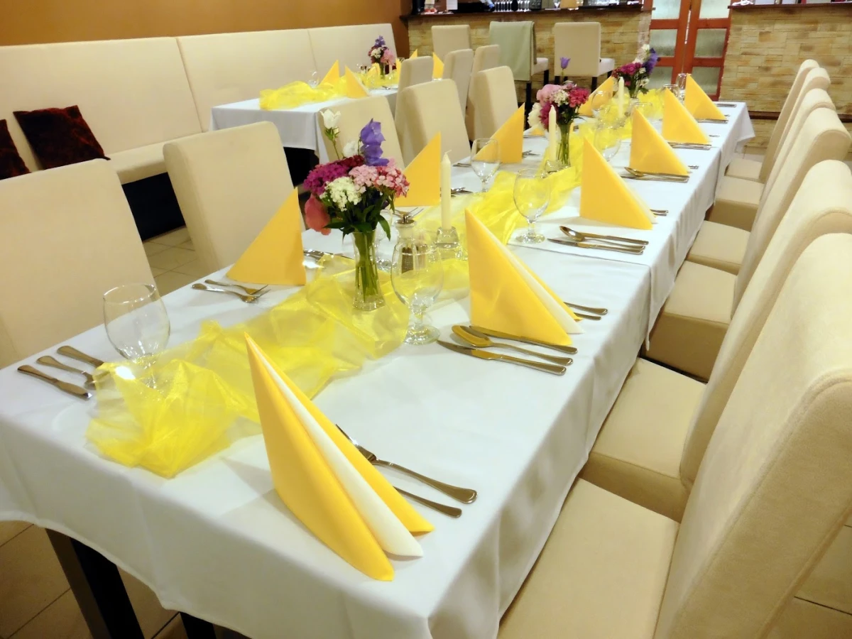 Chef restaurant & bar
