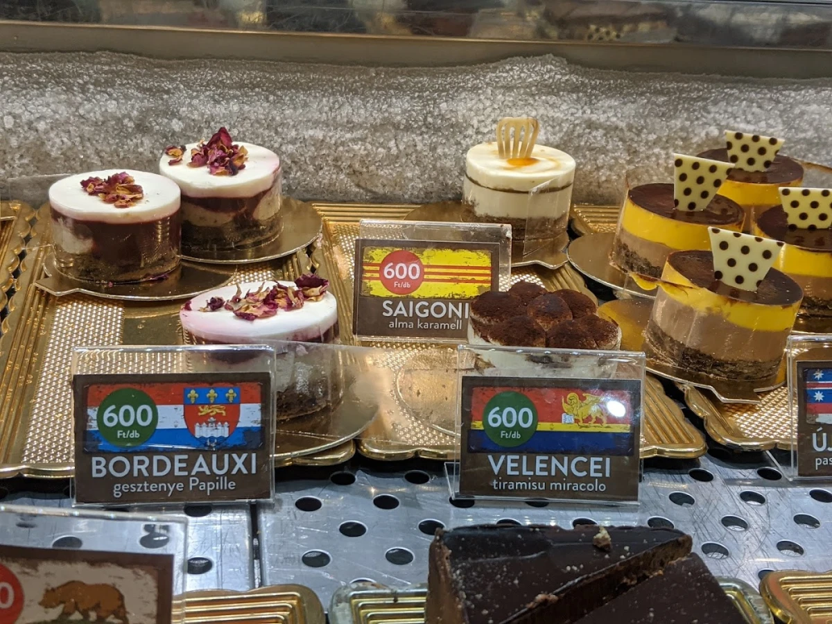 Cafe Frei Eiffel square