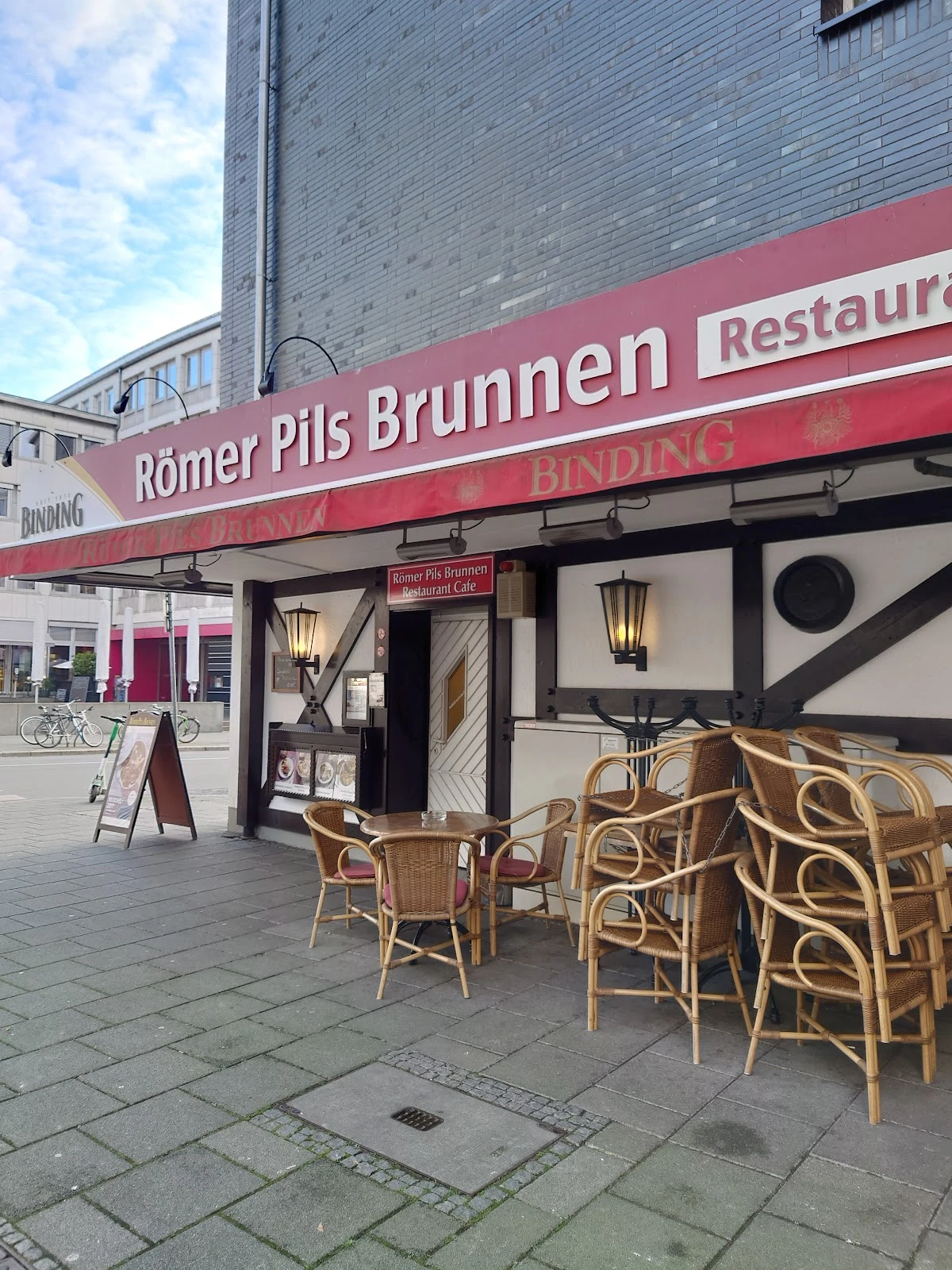 Römer Pils Brunnen