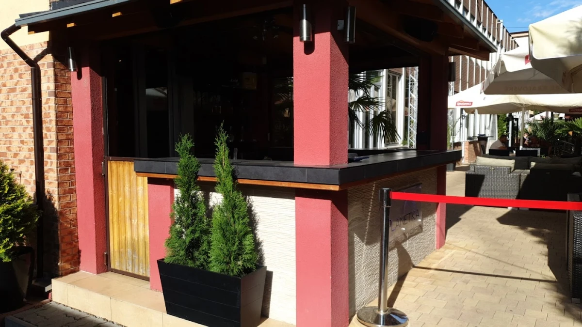 PLANETKA Restaurant & Bar